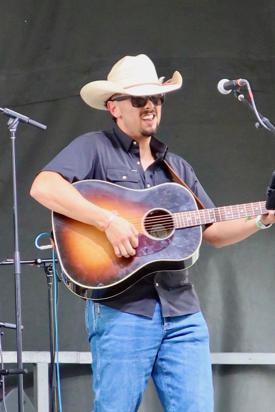 Nick Moody playing to the crowd